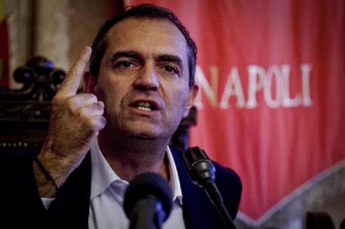 De Magistris e la neve: non sapevo, dovevano dirmelo! Il principe del chi, io?