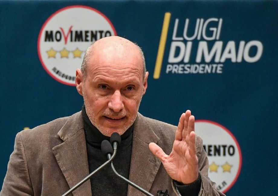 Gregorio De Falco (M5s), la moglie va alla polizia ma non denuncia. Lui: "Mai violento, ci stiamo separando"