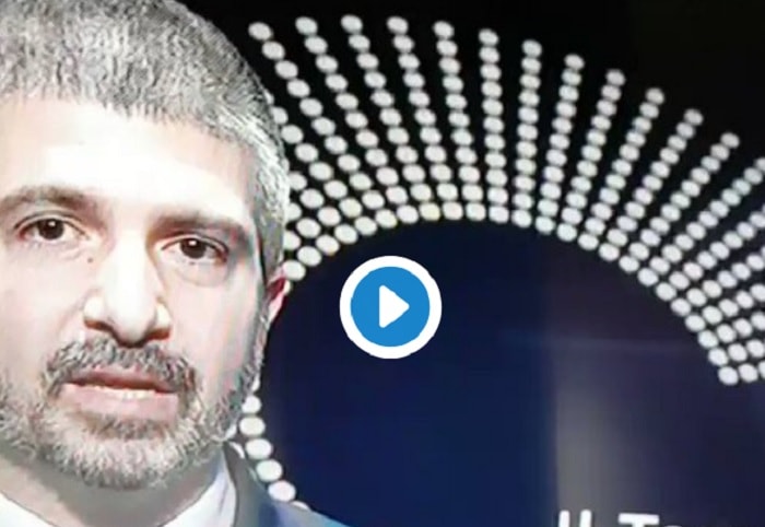 Simone Di Stefano (leader di Casapound), gaffe a La7: "Soldi in tasca ai genitori che fanno pomp***"