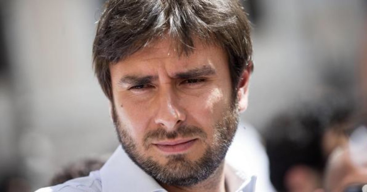 Alessandro Di Battista: "Gli italiani? Li vedo molto rincoglioniti"