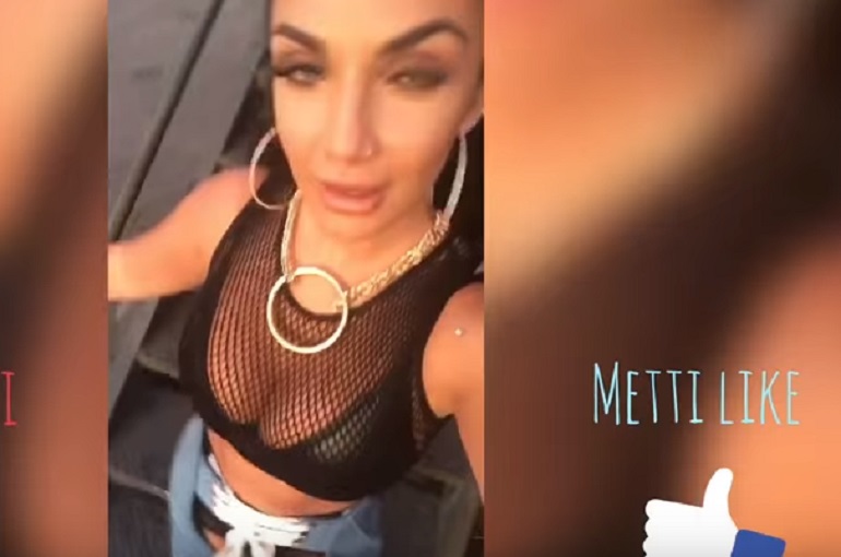 Elettra Lamborghini durante le riprese del video di "Pem Pem"
