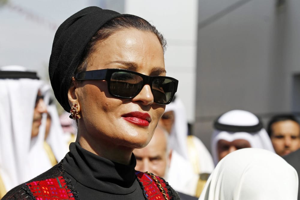 Olbia, tutti contro l'intitolazione della nuova scuola alla madre dell'emiro del Qatar