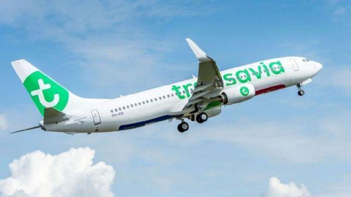 Flatulenza a bordo, scatta la rissa: volo Dubai-Amsterdam costretto ad atterraggio di emergenza