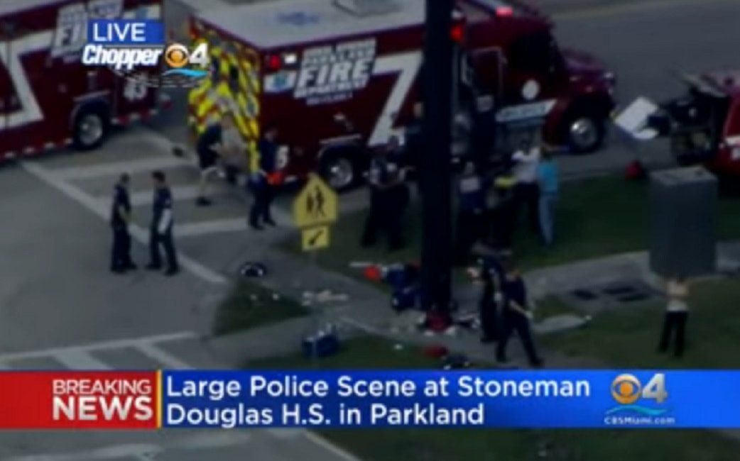 Florida, uomo apre fuoco in un liceo della Florida: "Tre morti e almeno 50 feriti"