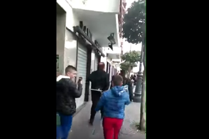 Francesco Nozzolino aggredito a colpi di bomboletta spray a Sarno. E' la star di Avanti un altro di Paolo Bonolis. Il video su Youtube