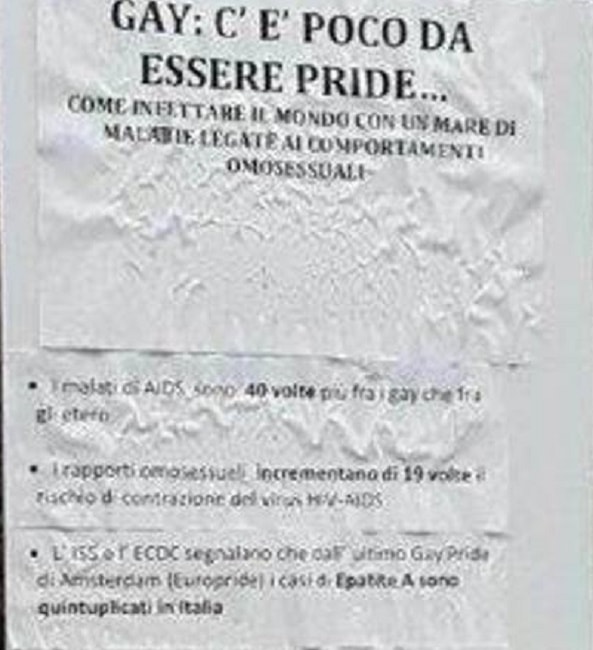 Milano, volantino omofobo davanti liceo: "Gay infettano mondo con le malattie" FOTO