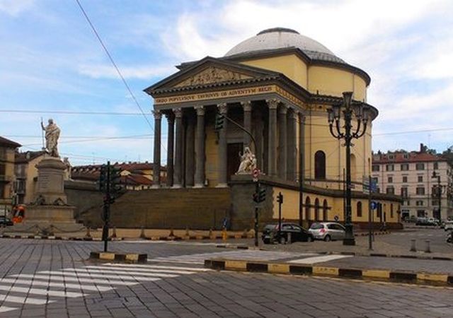 Una donna è stata investita e uccisa da un pirata della strada a Torino