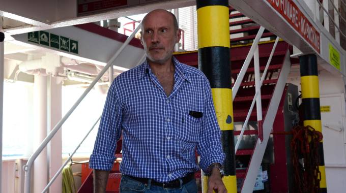 Gregorio De Falco, candidato con M5s, potrebbe entrare in Parlamento per il "salga a bordo cazzo" detto a Schettino