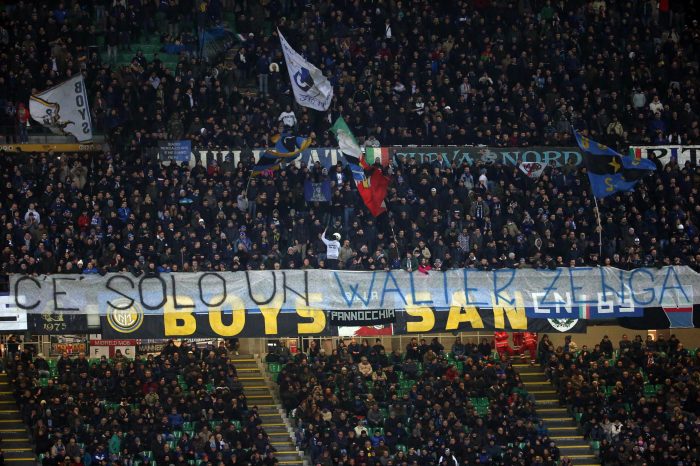 Inter-Crotone, cori e striscioni per Walter Zenga. Solo fischi per i nerazzurri