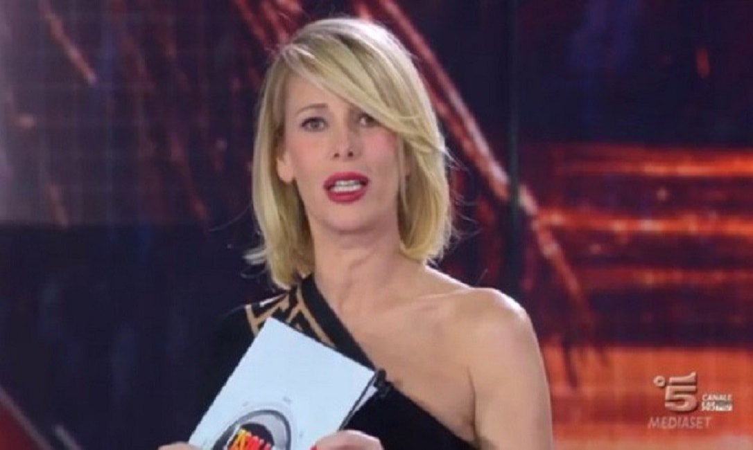 Isola dei Famosi in fuga da Montalbano, battuta da fiction su De Andrè