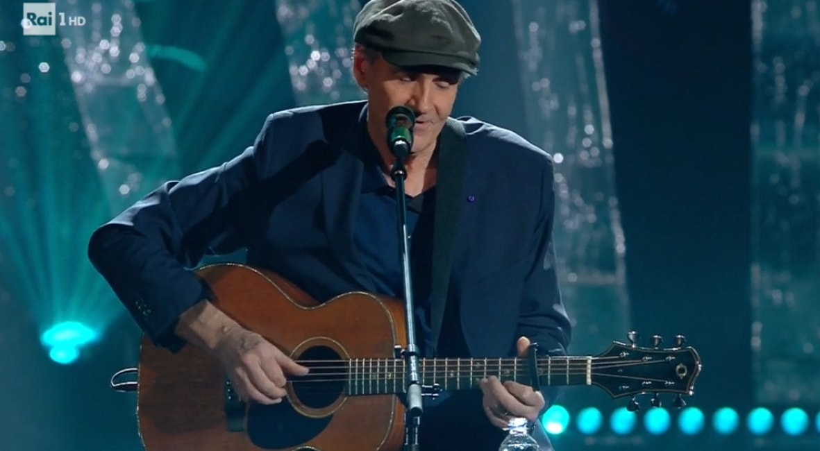 Festival di Sanremo 2018, James Taylor canta "La donna è mobile"