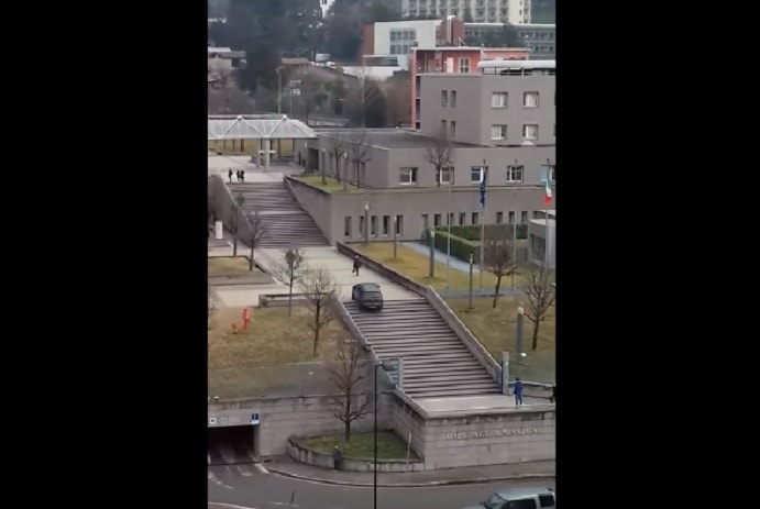 Auto sale scale ospedale Lecco