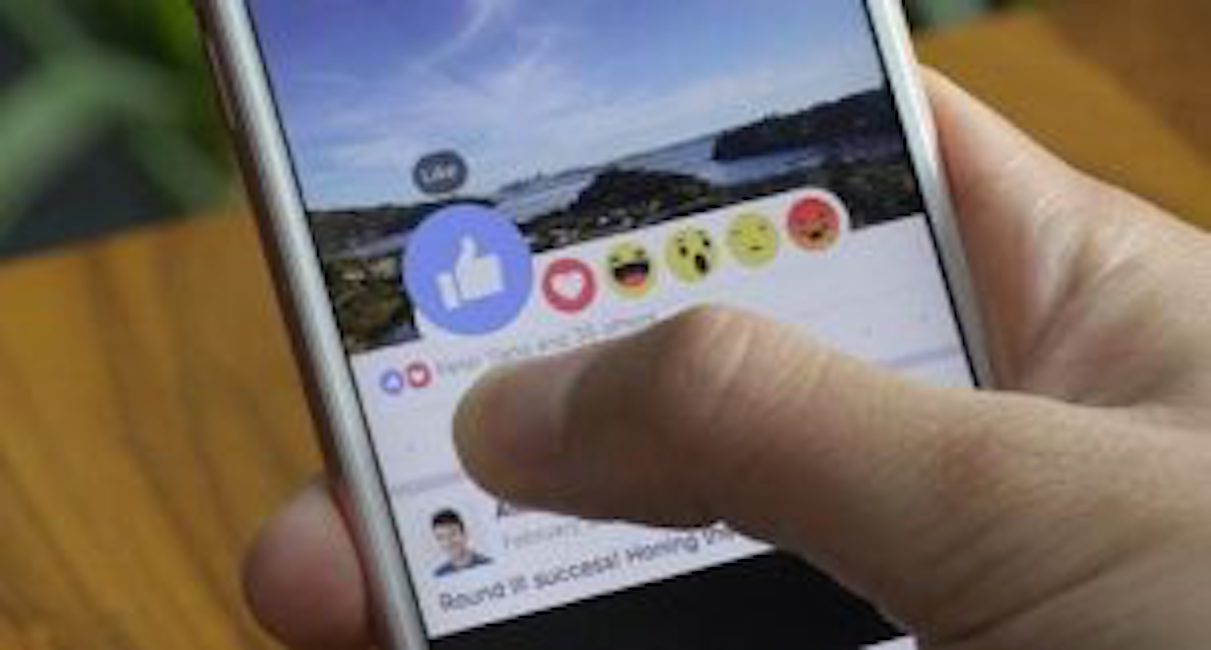 Si può finire a processo per diffamazione anche per un like su Facebook