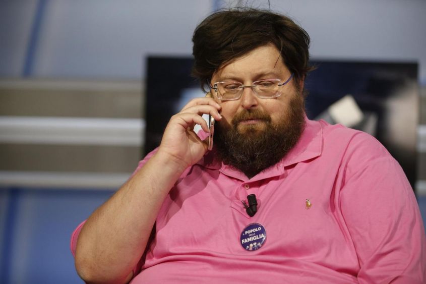 Mario Adinolfi: "Ho fatto come i soldati in licenza, sarò di nuovo padre"