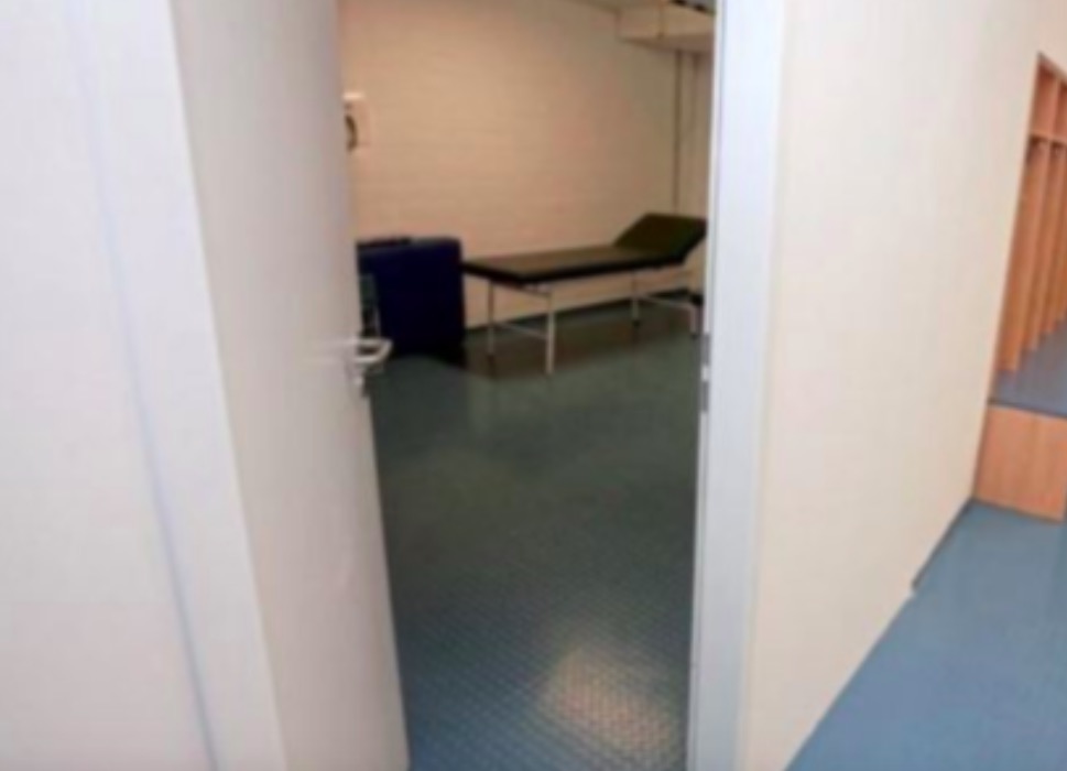 Maurizio Sarri, Lipsia crea per lui stanza fumatori nello spogliatoio