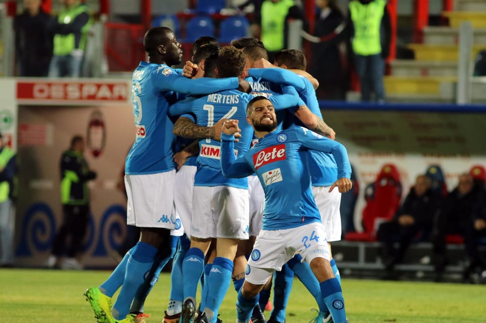 Serie A: Napoli batte Benevento e torna primo. Goleada Juventus contro Sassuolo, bene la Roma
