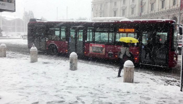 Neve a Roma, non vai a lavoro? Il tuo stipendio salvo ma...ti bruci le ore di permesso