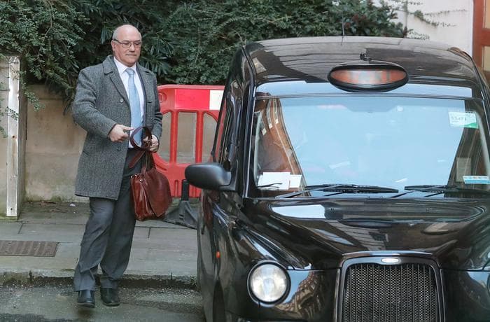 Oxfam, lo scandalo arriva alla testa: sotto accusa il direttore generale