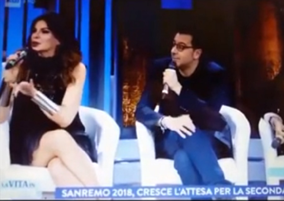 Alba Parietti contro Enzo Miccio: "I tuoi abiti sono ridicoli". "Vesti come a Capodanno"