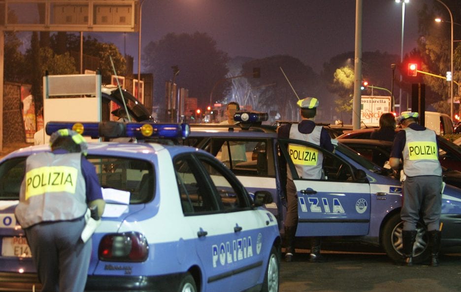 Bari, incidente sull'A14: auto polizia stradale distrutta, 2 agenti feriti