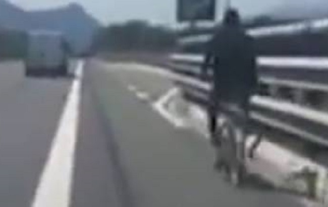 Reintegrato il poliziotto di Susa che insultò la Boldrini e un migrante