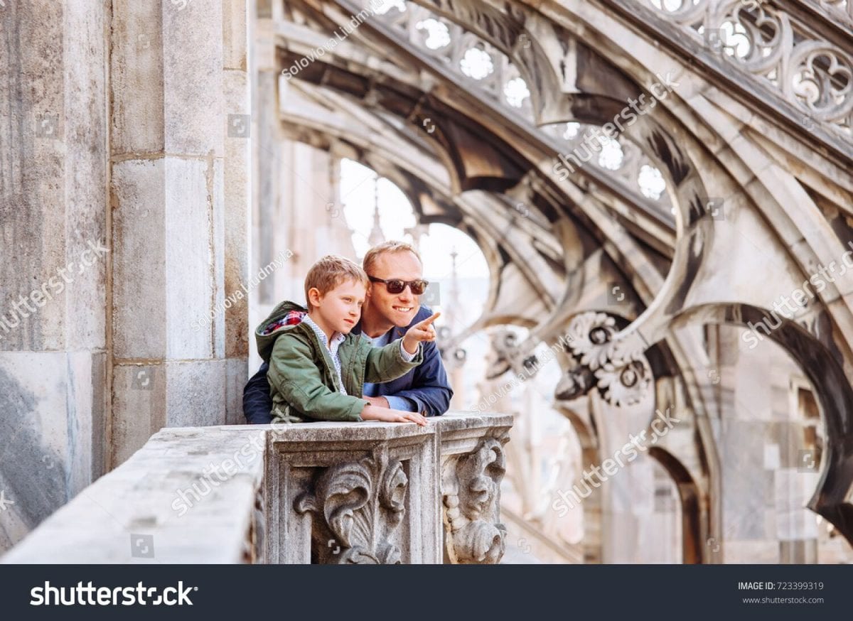 Prima gli italiani": ma nei poster di Salvini solo biondi dell'est