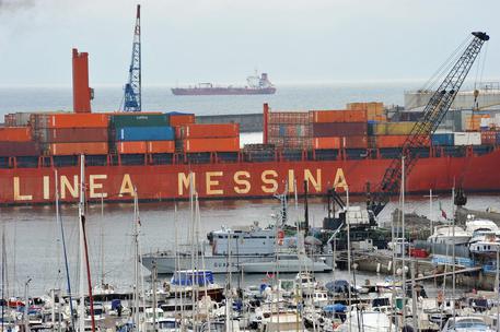 Jolly nero, l'armatore della nave che fece crollare la Torre piloti a Genova ora chiede i danni