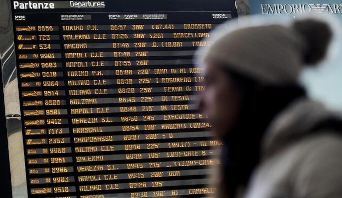 Treni, scuole, neve in un solo giorno sono scomparsi nella morsa del maltempo. E la politica evita responsabilità