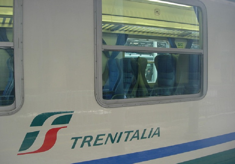Ghiaccio e neve, il piano di Trenitalia: informazioni e numero verde (foto Ansa)