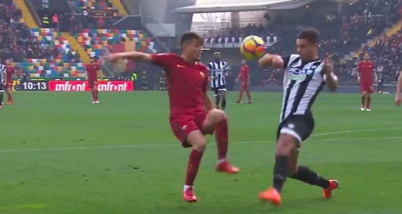 Udinese-Roma, mano Adnan su sombrero di Under: rigore non concesso