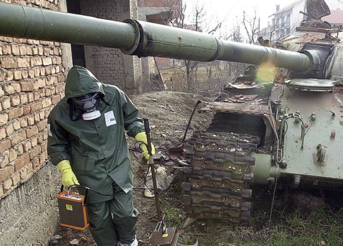 Il caso dell'uranio impoverito: il radiologo prima accusa poi ritratta