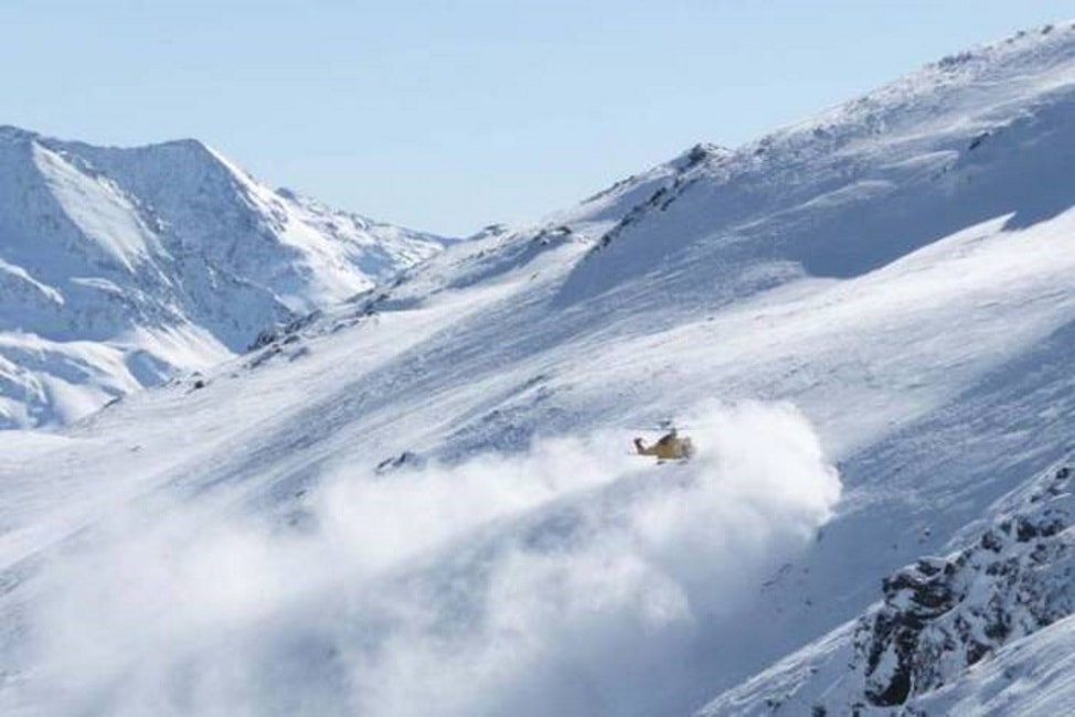 Valanga in Valtellina, travolto durante escursione: è gravissimo