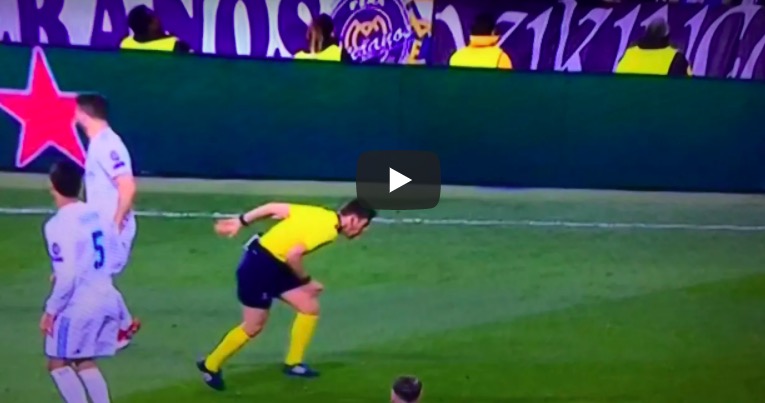 YOUTUBE Arbitro Rocchi colpito da pallonata di Neymar (VIDEO)