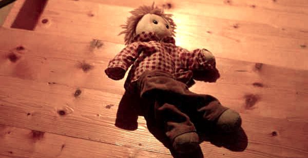 Francia abbassa l'età dell'amore consenziente: sotto 15 anni (la stessa di Macron quando Brigitte...) è stupro