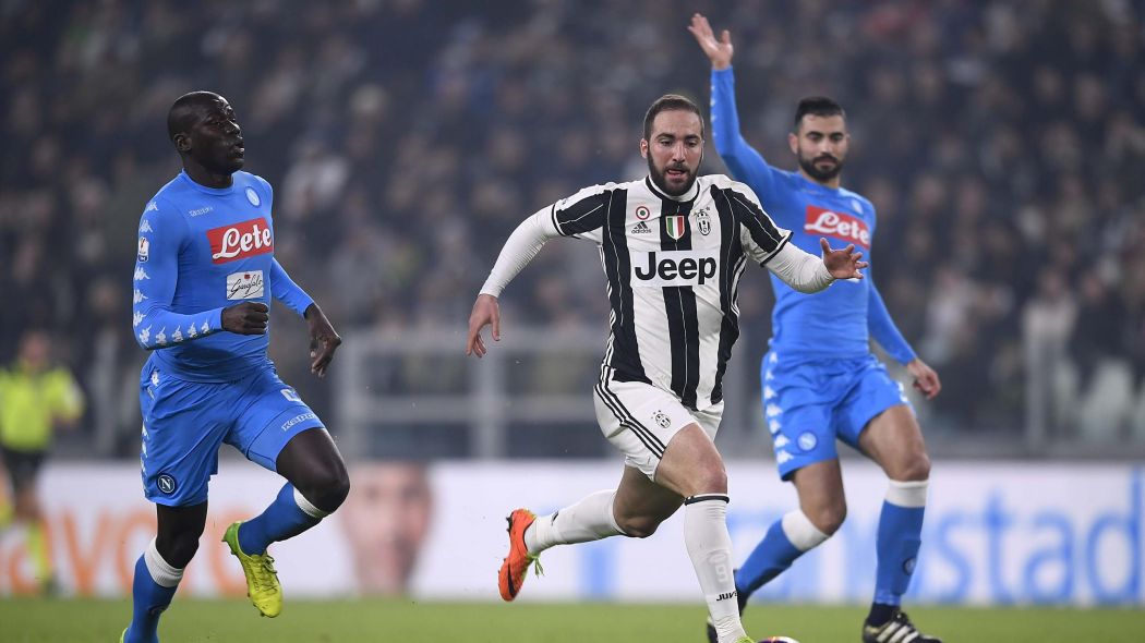 corsa scudetto juventus napoli