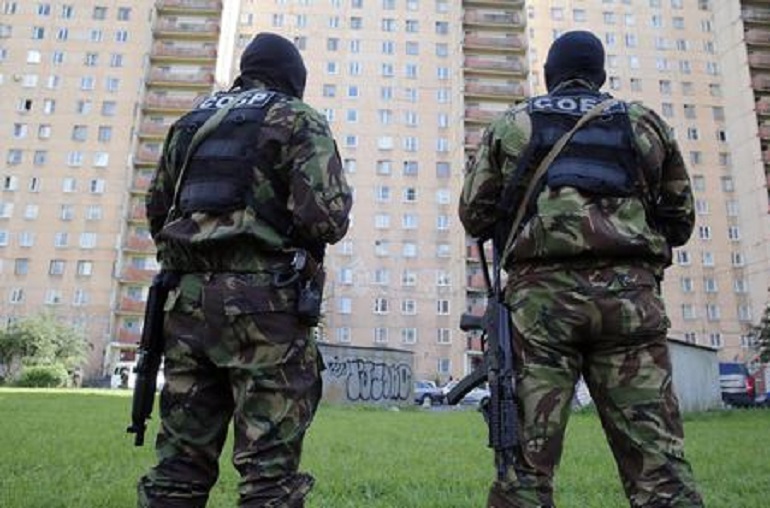 Un'operazione del FSB (foto Ansa)