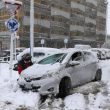 Auto imbancata da neve a Potenza