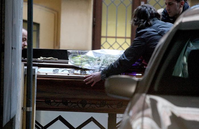 Giovanni Sciascia muore ad Albenga (Savona) alla camera ardente della sorella Giuseppa. Forse infarto