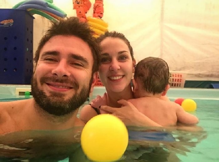 Alessandro Di Battista, vita politica e M5s arrivederci. La sua nuova vita in famiglia col figlio