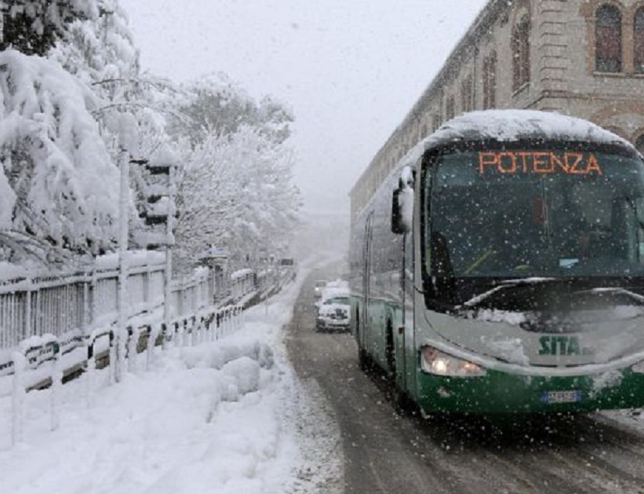 Maltempo, neve a Potenza, in Campania, Molise e Sardegna