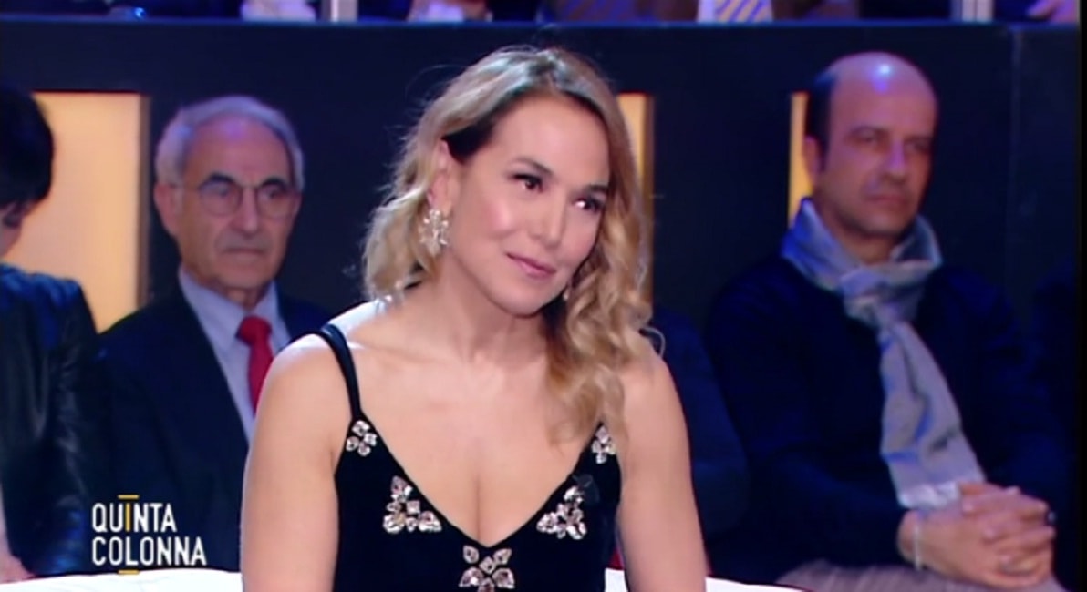 Barbara D'urso incontra il suo primo fidanzatino: "Ci siamo baciati tantissimo"