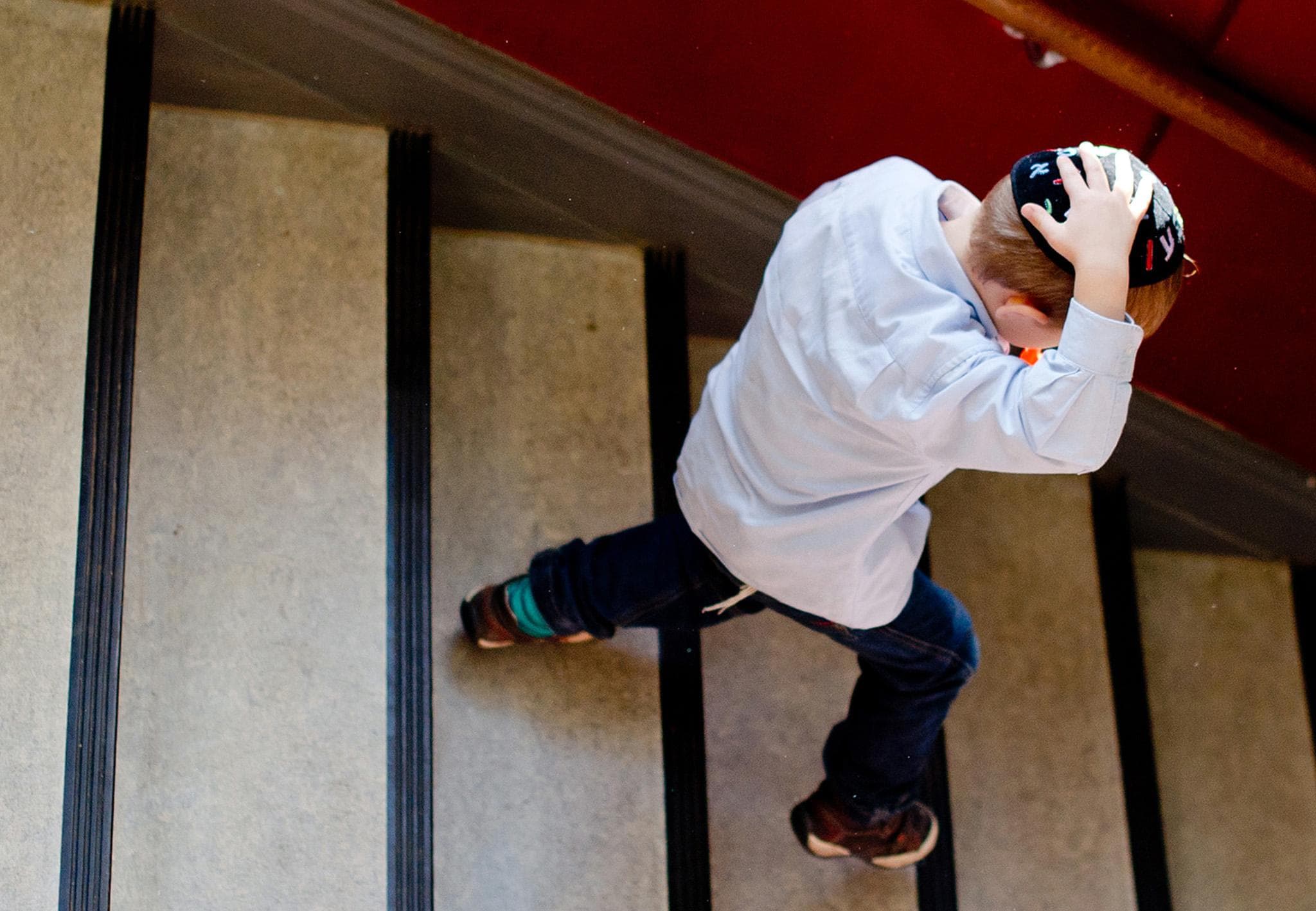 Picchiata perché ebrea una bambina di sette anni a Berlino dai compagni musulmani