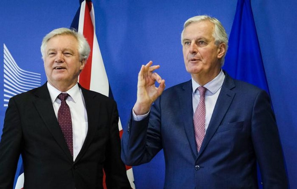 Brexit, Barnier annuncia: "Accordo per transizione fino al 2020"
