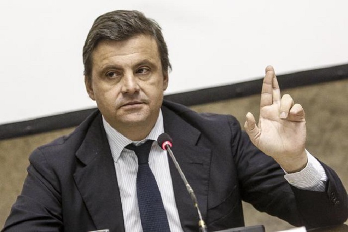 Renzi lascia il posto a Calenda