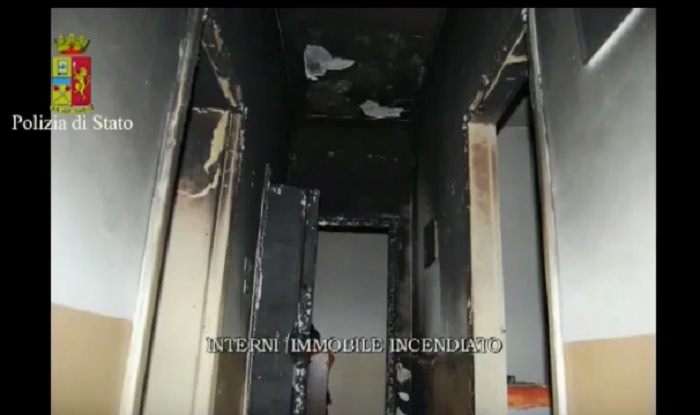 YOUTUBE Lite per la spazzatura, uomo brucia la casa di 6 romeni e rischia di ucciderli