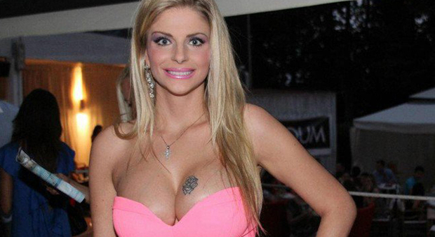 Isola dei Famosi, parla l'ex di Francesca Cipriani: "E' single, non c'è nessun imprenditore che la aspetta"