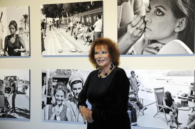 Claudia Cardinale: "Simulai un flirt con Rock Hudson: era gay, non lavorava più"