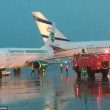 YOUTUBE Tel Aviv, scontro in pista tra 2 aerei di linea all'aeroporto Ben Gurion