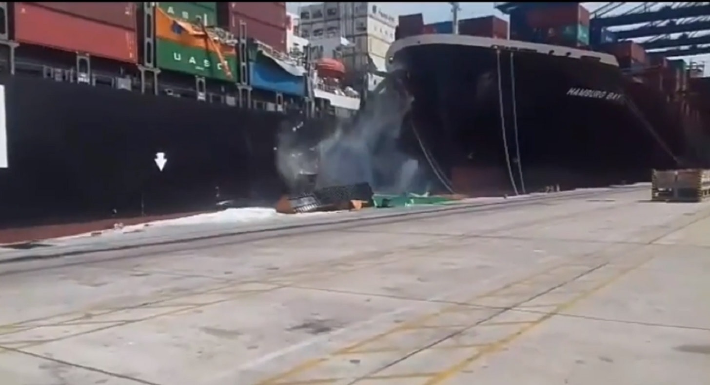 scontro navi mercantili in Pakistan