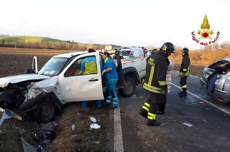 Siena, scontro frontale tra due auto: muore Cristian Manca